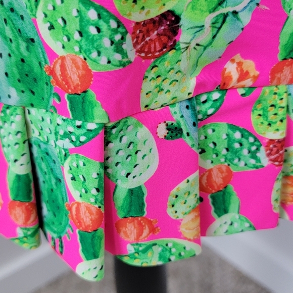 TZU TZU Multi Color Cactus Print Ruffled Hem Pickleball/Golf Skirt/Skort Sz L - Picture 11 of 16